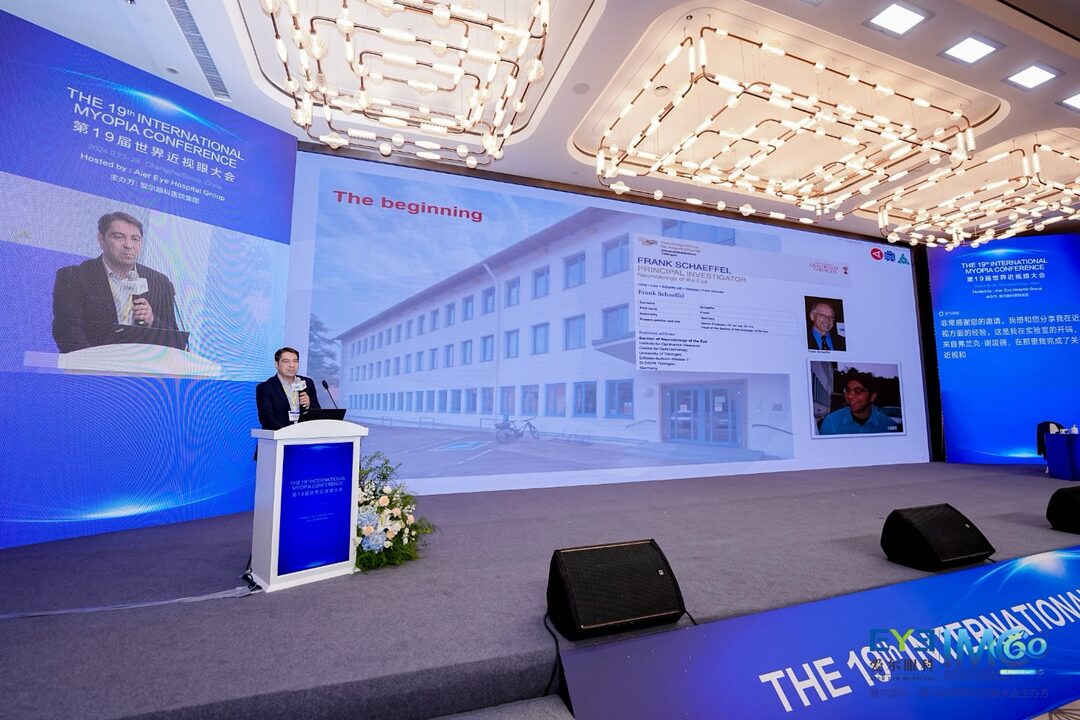 Prof. Kaymak hält seinen Vortrag beim 19. IMC.
